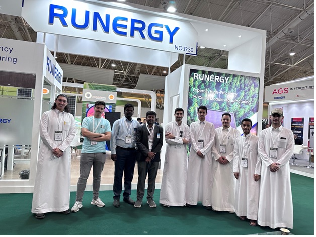 Electrical Engineering students visit the Solar Show KSA 2023