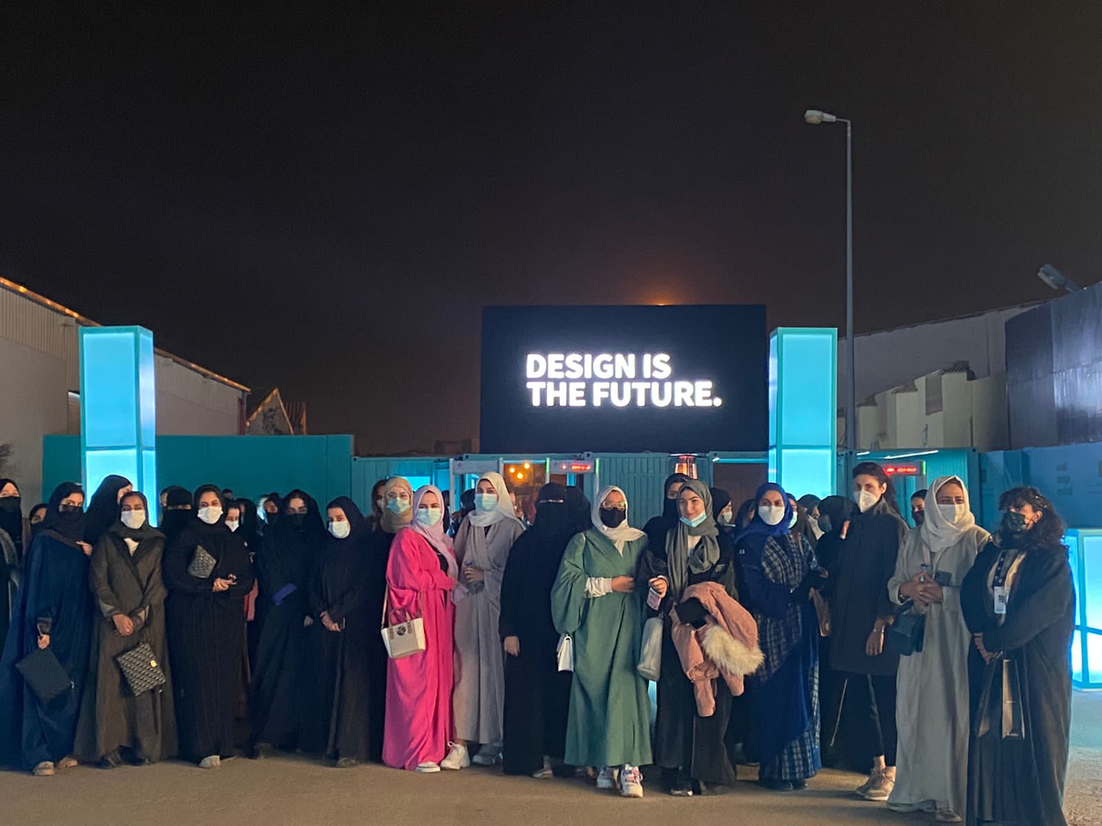 زيارة طالبات كلية العمارة والتصميم المهرجان السعودي للتصميم 2022
