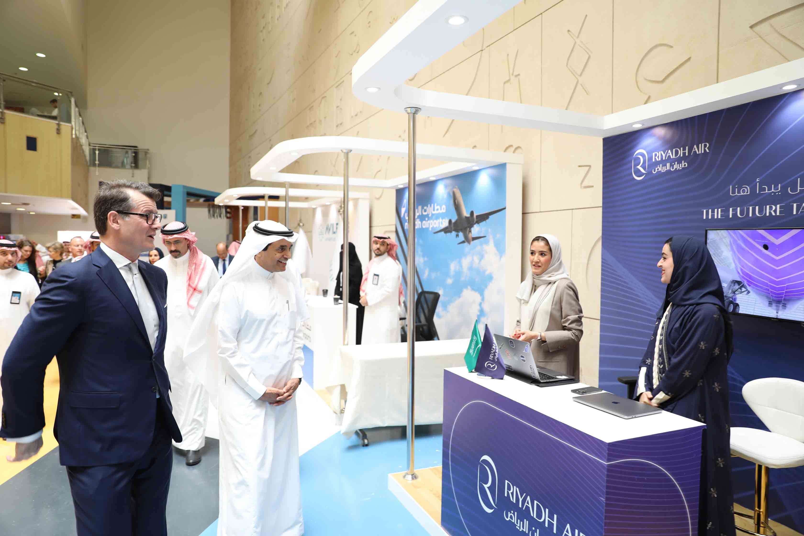 The College of Business Administration at the university holds an event (Aviation Academic Day)